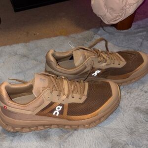 On Running sneakers size 10 brand new!!! Never worn!!